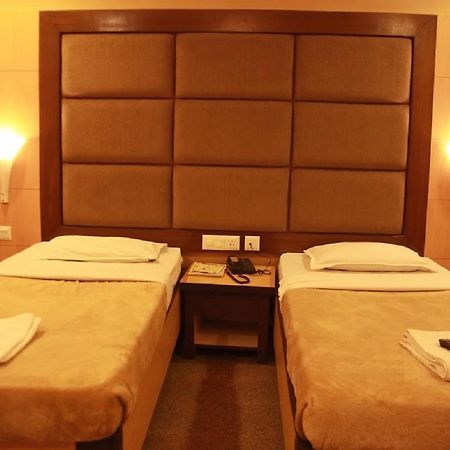 Hotel Parklane Hyderabad Exterior foto