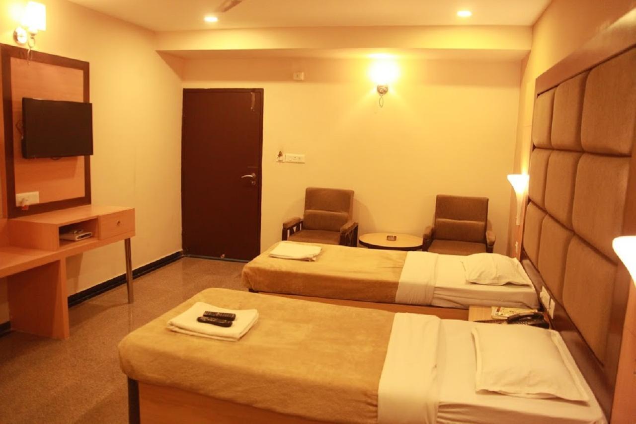 Hotel Parklane Hyderabad Exterior foto