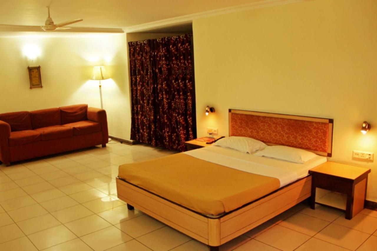 Hotel Parklane Hyderabad Exterior foto